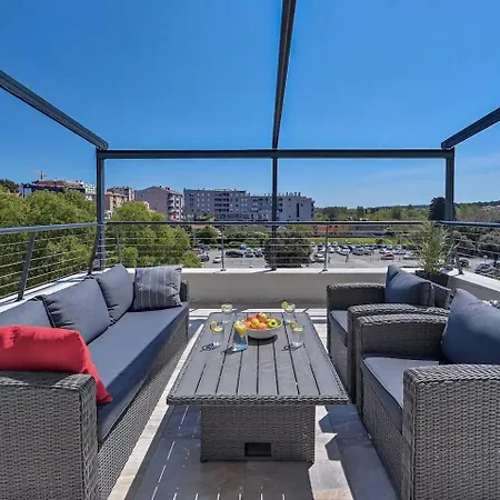 La Terrazza * * * *city Center Lux New Apt+parking Apartmán Pula